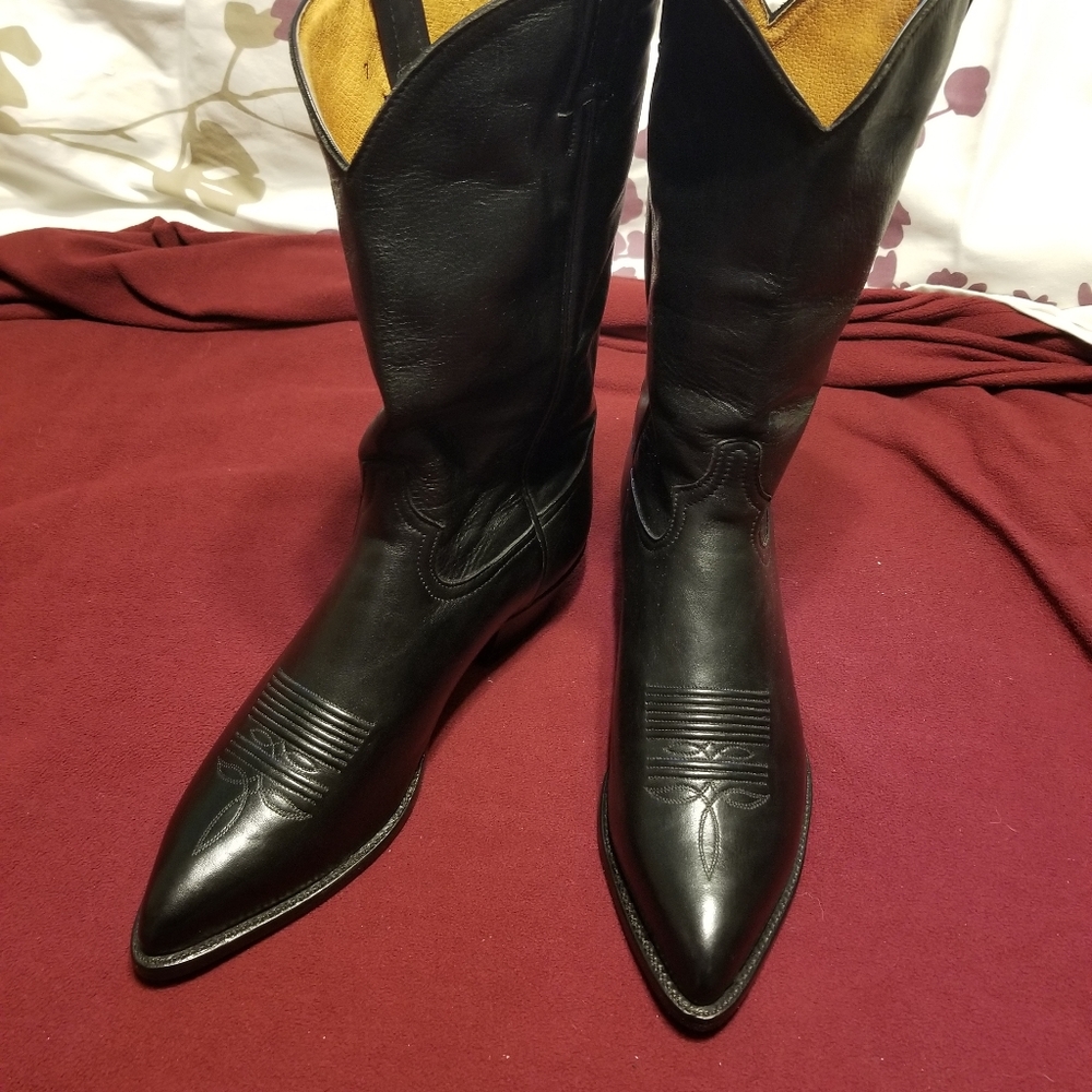Tony Lama men's cowboy boots size 10.5 width D